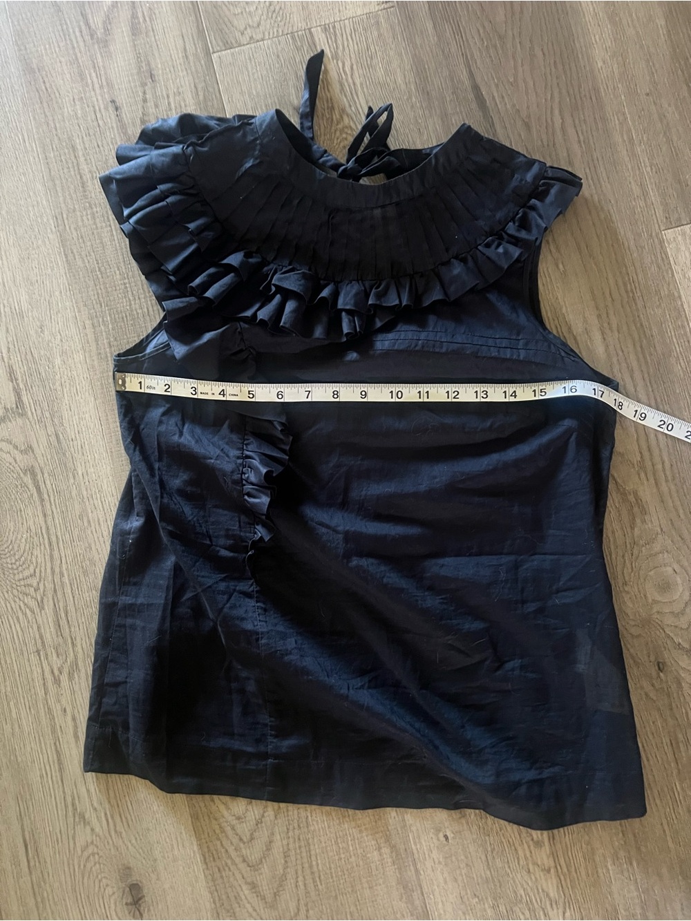 Sisley Navy Ruffle Pintuck Shell Top - Picture 5 of 9